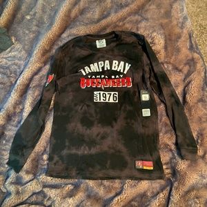 Tampa Bay Buccaneers Official NFL Long-Sleeved T-Shirt Boys Size XL 18-20